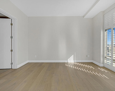 801 S Grand Avenue - Photo Thumbnail 41