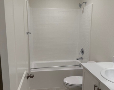 2420 E. Lincoln Avenue - Photo Thumbnail 17