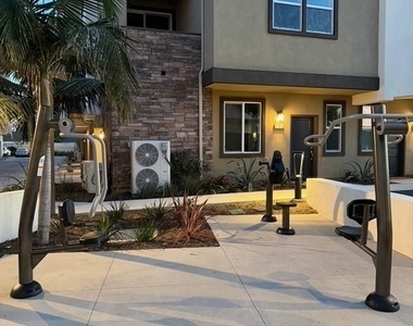 2420 E. Lincoln Avenue - Photo Thumbnail 33