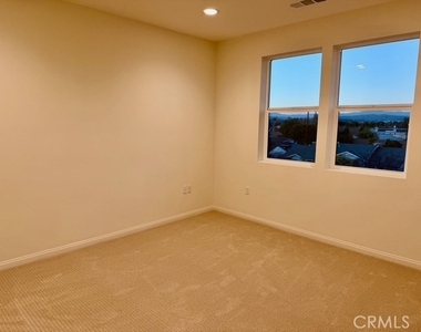2420 E. Lincoln Avenue - Photo Thumbnail 21