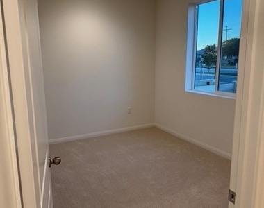 2420 E. Lincoln Avenue - Photo Thumbnail 3
