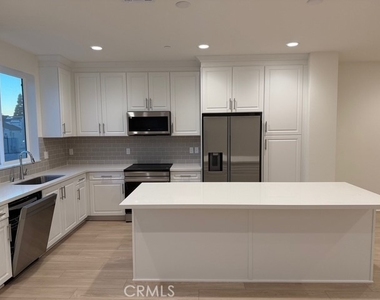 2420 E. Lincoln Avenue - Photo Thumbnail 10