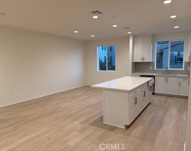 2420 E. Lincoln Avenue - Photo Thumbnail 8