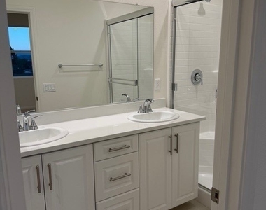 2420 E. Lincoln Avenue - Photo Thumbnail 23