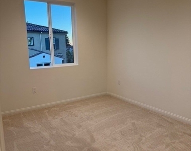 2420 E. Lincoln Avenue - Photo Thumbnail 15
