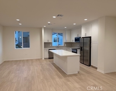 2420 E. Lincoln Avenue - Photo Thumbnail 9
