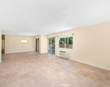 969 Calle Aragon - Photo Thumbnail 7