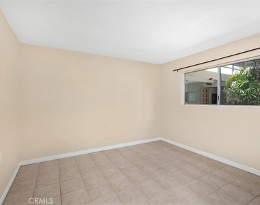 969 Calle Aragon - Photo Thumbnail 12