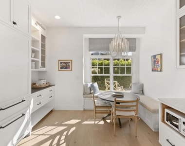 210 Estrella St - Photo Thumbnail 3