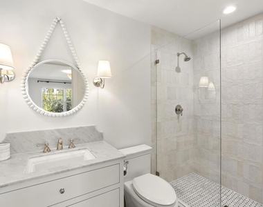 210 Estrella St - Photo Thumbnail 11