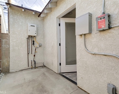 11326 Haskell Avenue - Photo Thumbnail 13