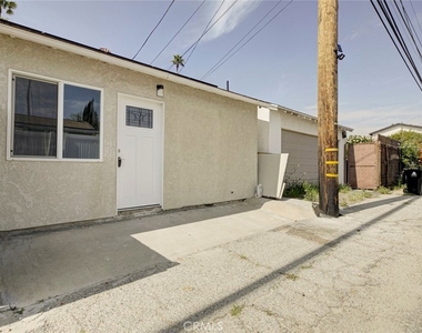11326 Haskell Avenue - Photo Thumbnail 15