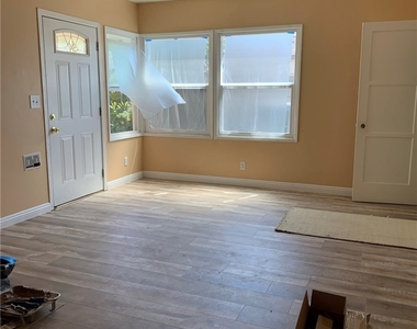 750 W Colorado - Photo Thumbnail 3