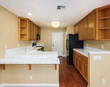 135 Coralflower Ln - Photo Thumbnail 16