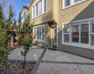 135 Coralflower Ln - Photo Thumbnail 12