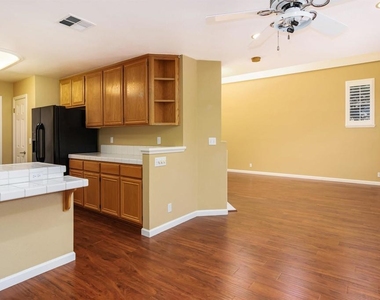 135 Coralflower Ln - Photo Thumbnail 15