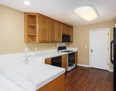 135 Coralflower Ln - Photo Thumbnail 17