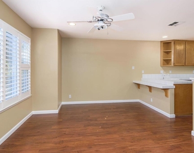 135 Coralflower Ln - Photo Thumbnail 13