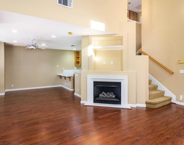 135 Coralflower Ln - Photo Thumbnail 8