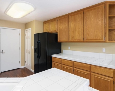 135 Coralflower Ln - Photo Thumbnail 18