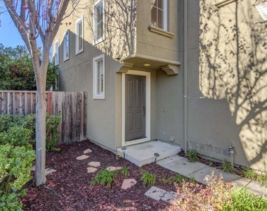 135 Coralflower Ln - Photo Thumbnail 4