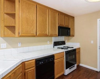 135 Coralflower Ln - Photo Thumbnail 19