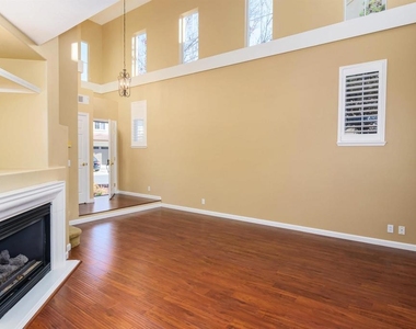 135 Coralflower Ln - Photo Thumbnail 7
