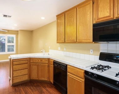 135 Coralflower Ln - Photo Thumbnail 20