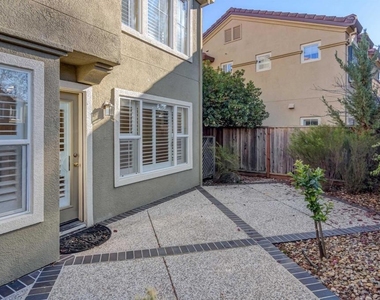 135 Coralflower Ln - Photo Thumbnail 11