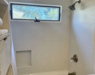 220 France Circle - Photo Thumbnail 22