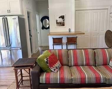 220 France Circle - Photo Thumbnail 4
