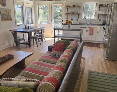 220 France Circle - Photo Thumbnail 5