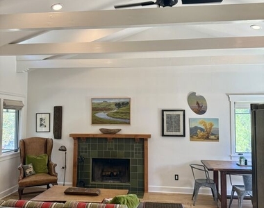 220 France Circle - Photo Thumbnail 2