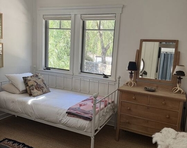 220 France Circle - Photo Thumbnail 15