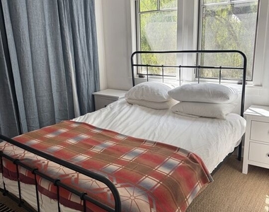 220 France Circle - Photo Thumbnail 12