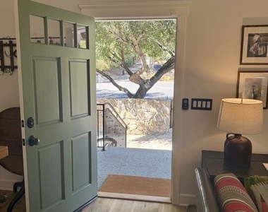 220 France Circle - Photo Thumbnail 6
