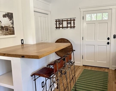220 France Circle - Photo Thumbnail 3