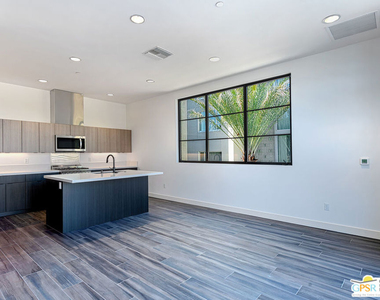 111 N Palm Canyon Drive - Photo Thumbnail 7