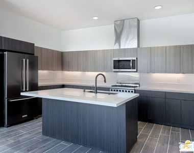 111 N Palm Canyon Drive - Photo Thumbnail 3