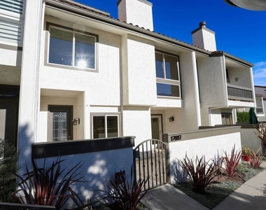17097 Palisades Circle - Photo Thumbnail 23