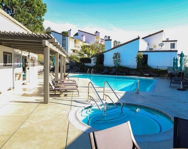 17097 Palisades Circle - Photo Thumbnail 29