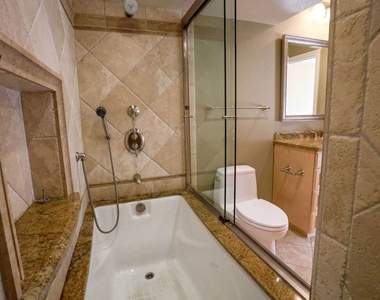 17097 Palisades Circle - Photo Thumbnail 16