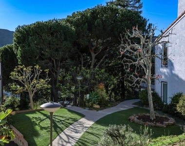 17097 Palisades Circle - Photo Thumbnail 24