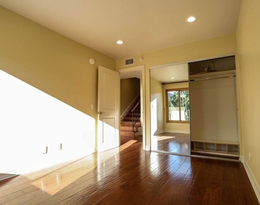 17097 Palisades Circle - Photo Thumbnail 19