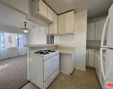 6069 1/2 Cashio Street - Photo Thumbnail 8