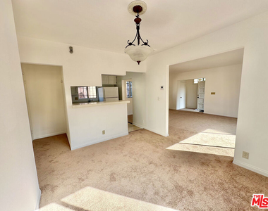 6069 1/2 Cashio Street - Photo Thumbnail 9