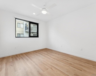 3922 Park Blvd - Photo Thumbnail 7