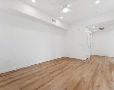 3922 Park Blvd - Photo Thumbnail 5