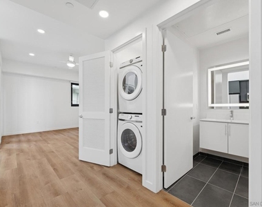 3922 Park Blvd - Photo Thumbnail 6