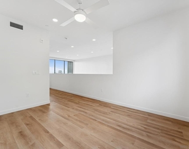 3922 Park Blvd - Photo Thumbnail 8